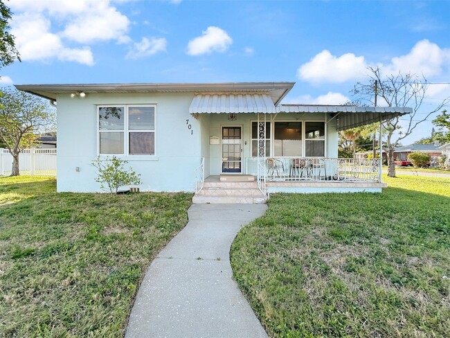 Building Photo - 701 S 26th St Unit A