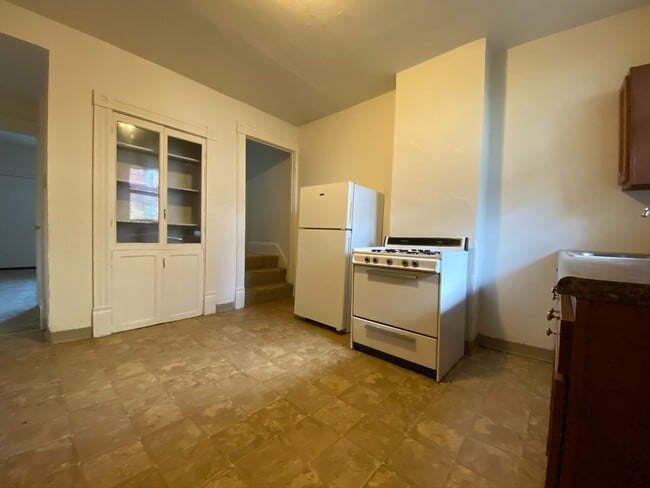 Building Photo - South Oakland 2BR Duplex with Back Yard Sp...