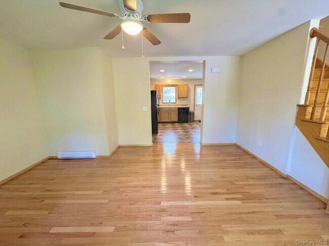 Photo - 27 Hemlock St