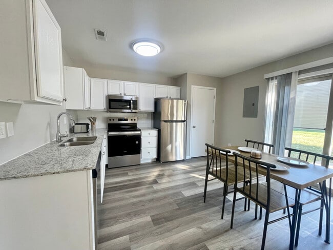 Photo - 210 White River Dr