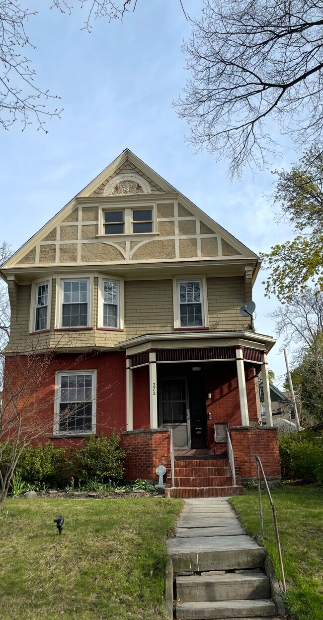 Photo - 272 Linden St Unidad 2