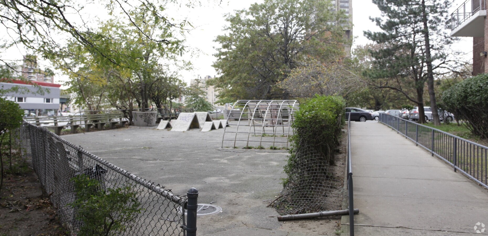 Photo - Bronx Park East