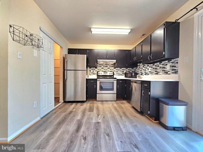 Photo - 8561 Southlawn Ct