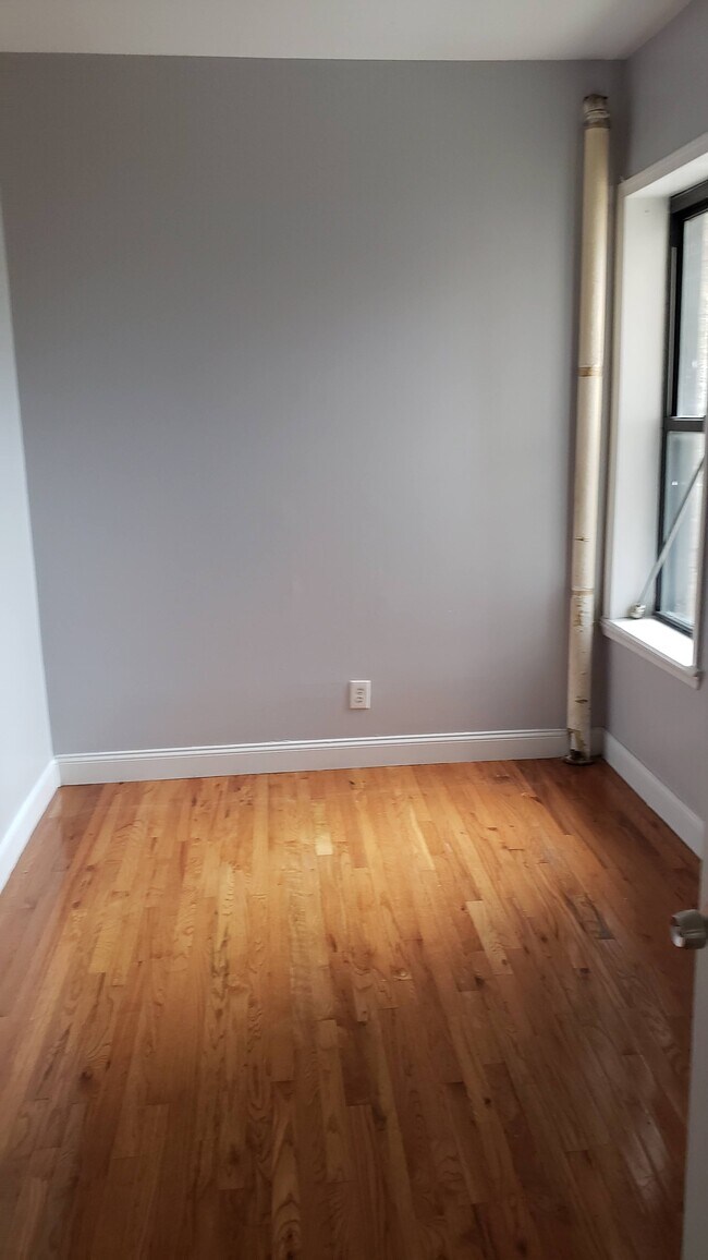 Photo - 4809-4813 Broadway