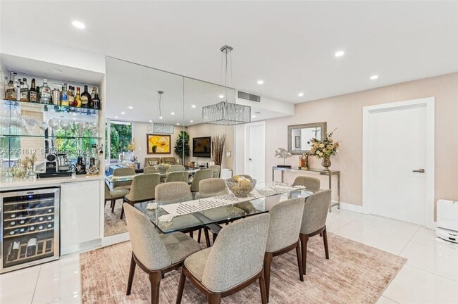 Photo - 121 Crandon Blvd