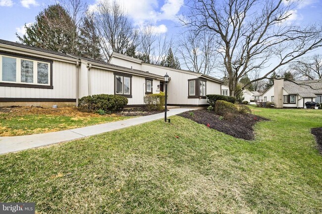 Photo - 326 Devon Way