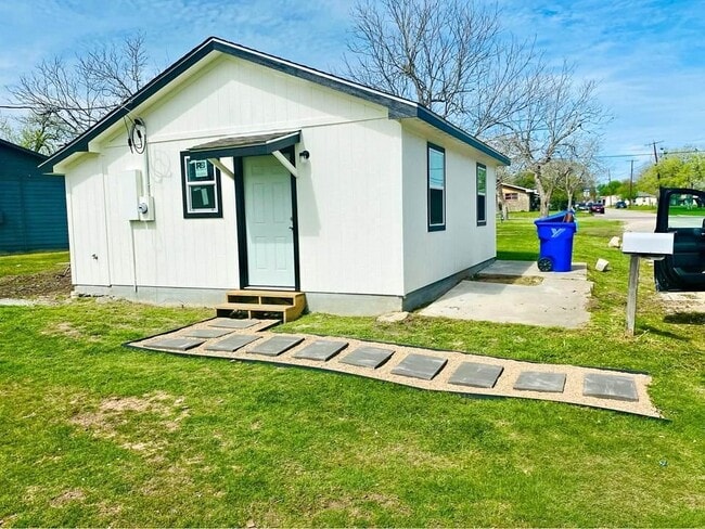 Photo - Yoakum - 501