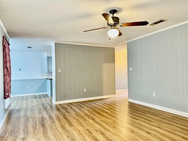 Photo - 123 Fairoaks Dr