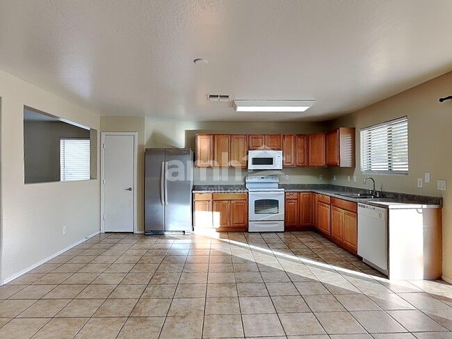 Photo - 1587 E Anastasia St