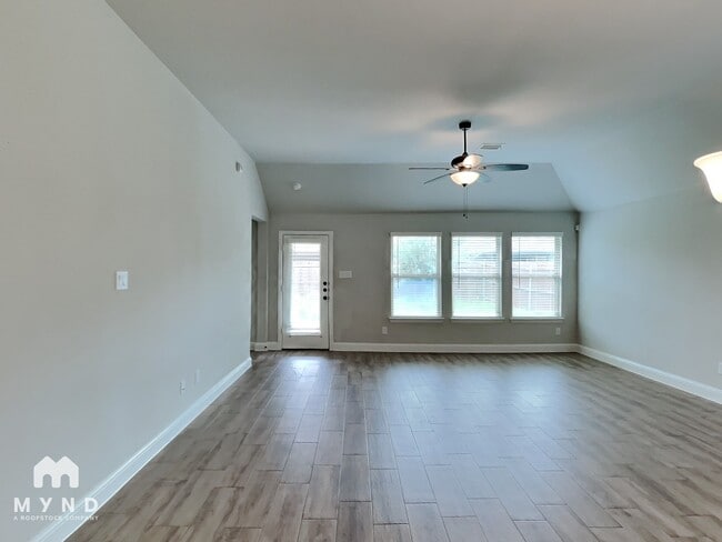 Photo - 544 Bradley Dr