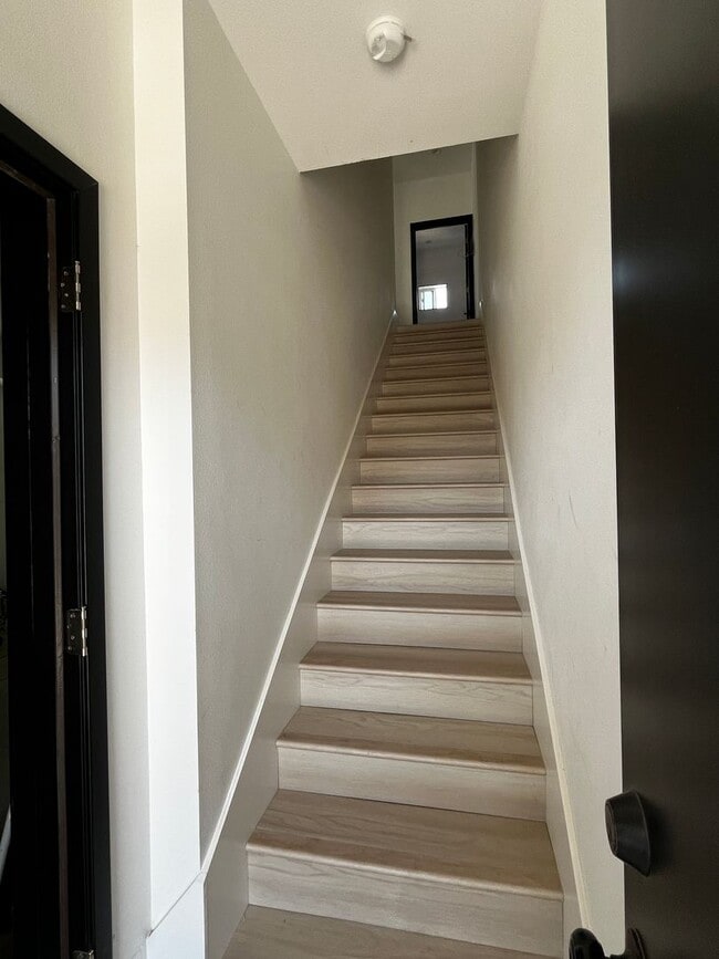 Photo - Lennox Unit A