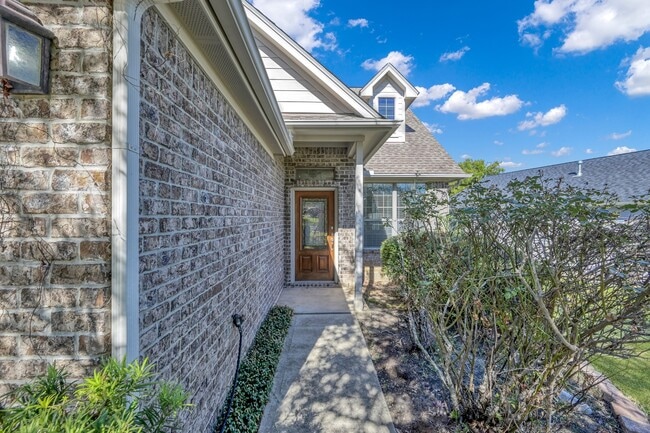 Photo - 130 April Cove