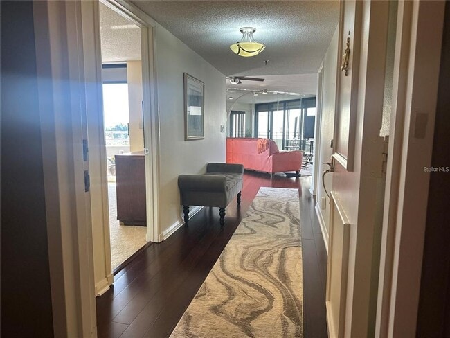 5950 Pelican Bay Plaza S Unidad 505