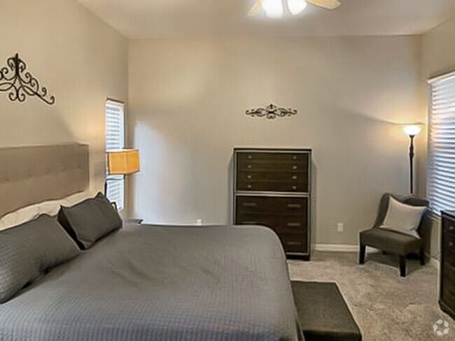 Building Photo - Charming 3 Bedroom 2 Bath Home
