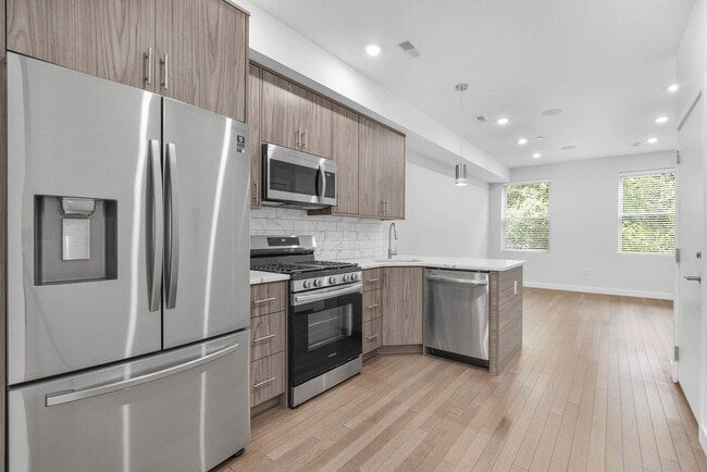 Photo - 2032 N Franklin St