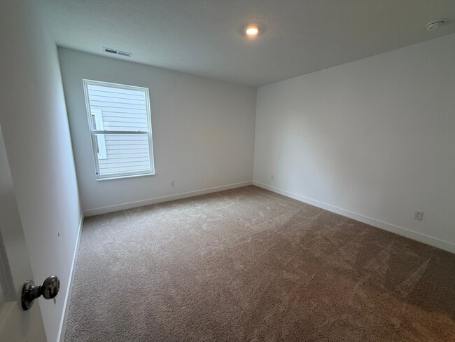 Photo - 436 Eisenhower St