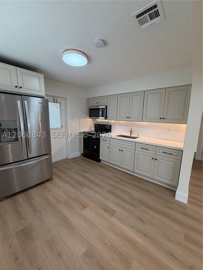 Photo - 708 SW 7th St Unit 1