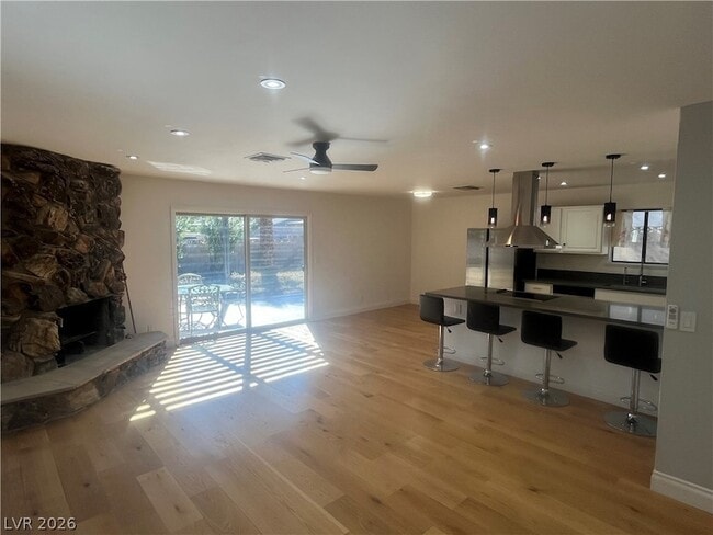 Photo - 2408 La Estrella St