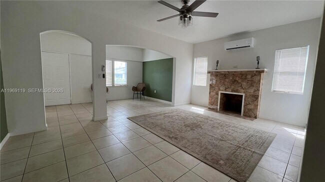 113 NW 35th St