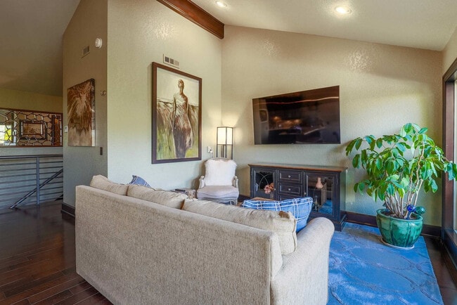 Building Photo - 14807 Dutchmans Dr Rental