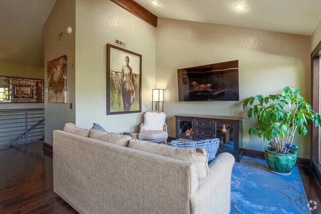 Building Photo - 14807 Dutchmans Dr Rental