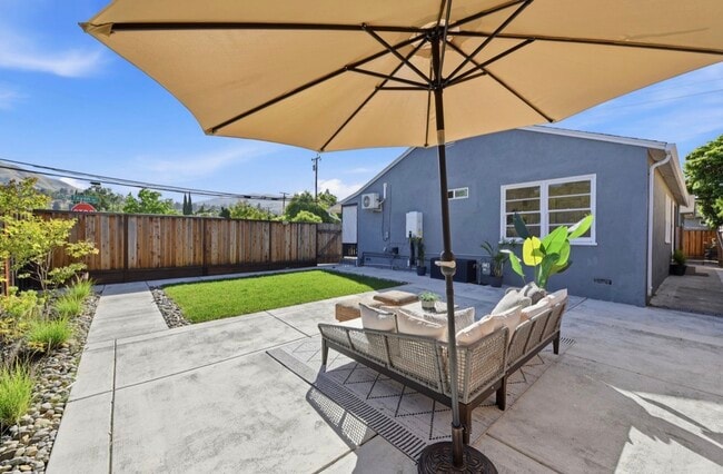Photo - 641 Toyon Ave