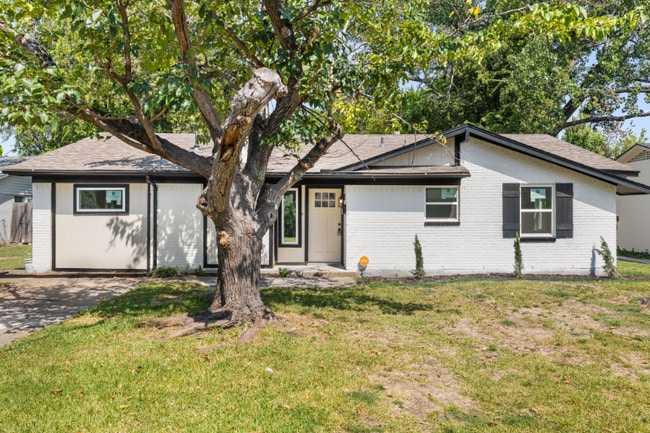 Building Photo - 1414 Timberlake Cir Rental
