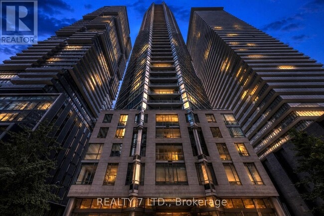 Photo - 45 Charles St E Unit 1808