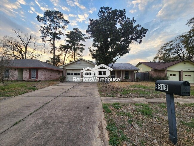 Photo - 9619 Guest St