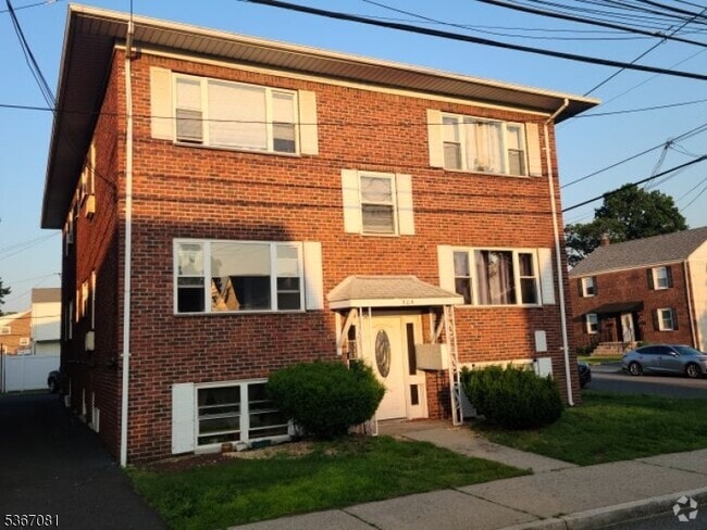 Building Photo - 304 Franklin Ave Unit 3 Rental