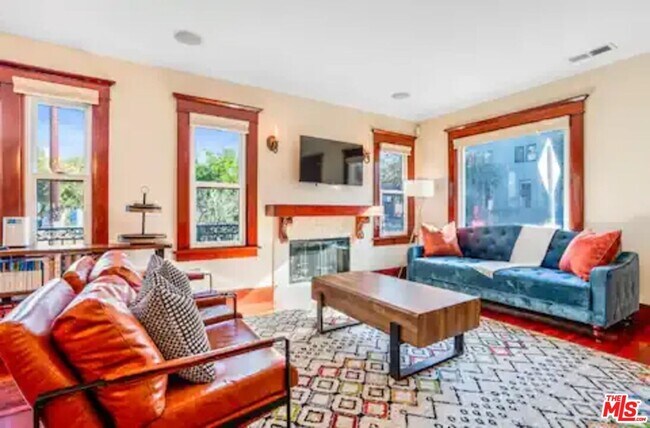 Photo - 4253 Fountain Ave