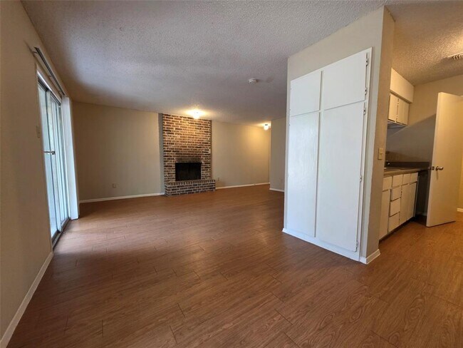 Photo - 11900 Alpheus Ave