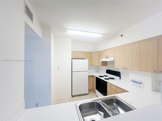Photo - 9340 Fontainebleau Blvd