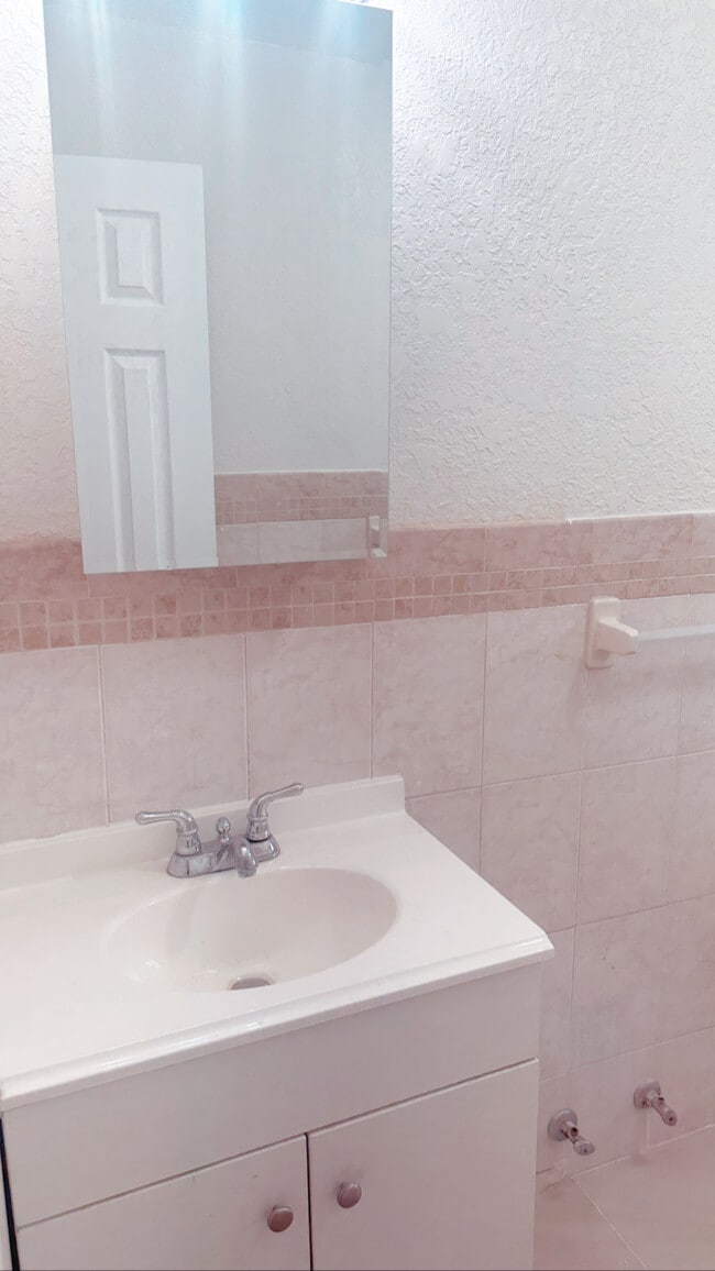 Photo - 1044 SW 28th Ave