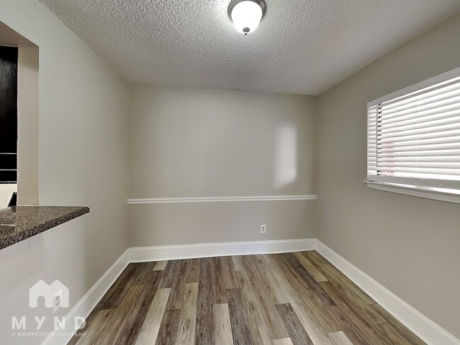 Photo - 1407 Huntingdon Chase