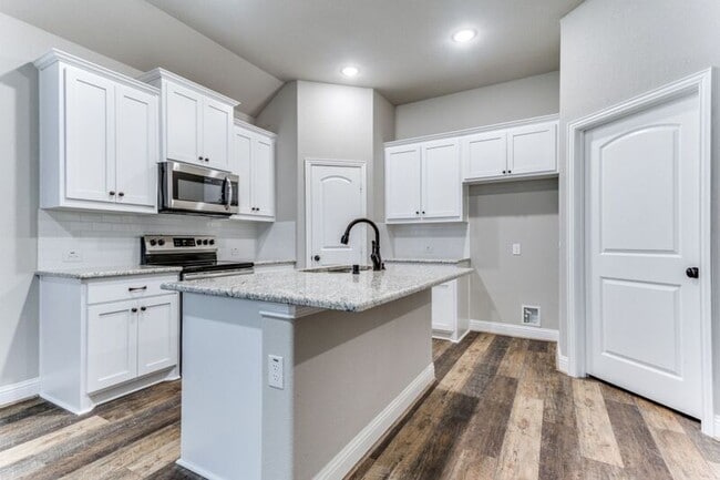 Photo - 506 Weston St