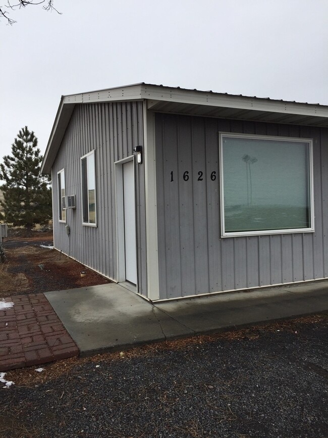 Building Photo - Residence with Large Shop in Ephrata