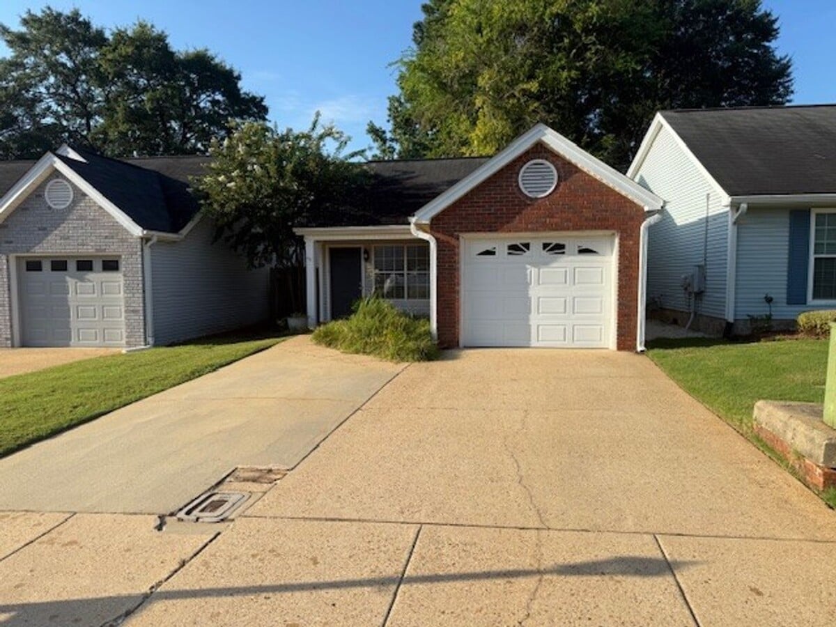 Cozy 3 Bed 2 Bath Home Available August 2025! - Cozy 3 Bed 2 Bath Home Available August 2025!