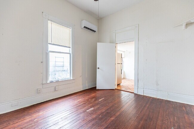 Photo - 426 W Woodlawn Ave Unit 1