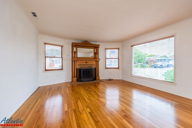 Photo - 1385 47th Ave
