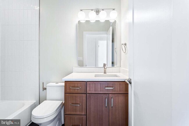 Photo - 501 Kennedy St NW Unidad 004