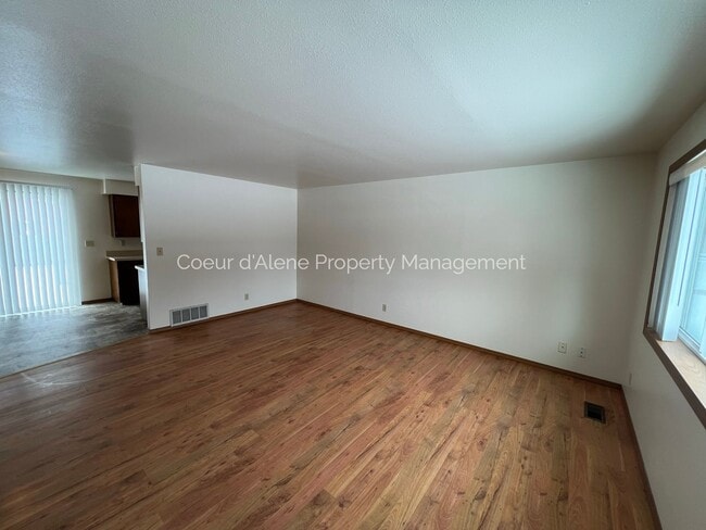 Building Photo - 10953 N Skylark Ln