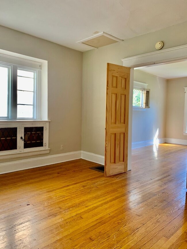 Photo - 922 Westcott St