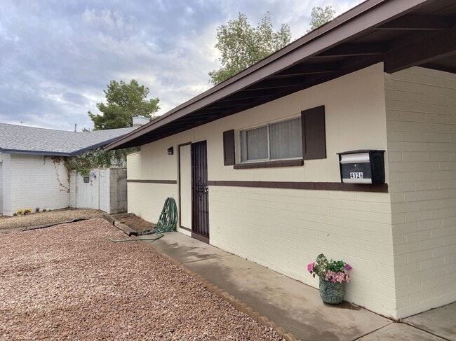 Photo - OPEN HOUSE ON coming $1695 3BR 2BA REMODELED HOUSE-TILE, GRANITE, ISLAND, REMODELED