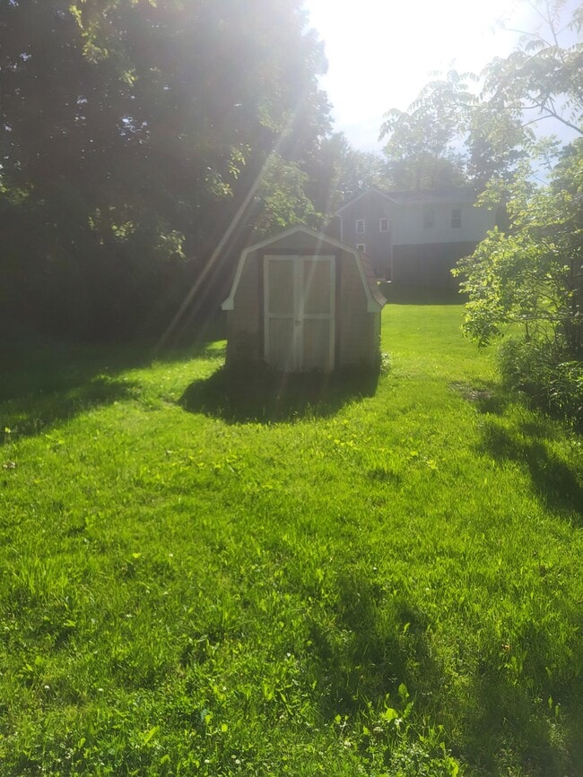 128 East St
