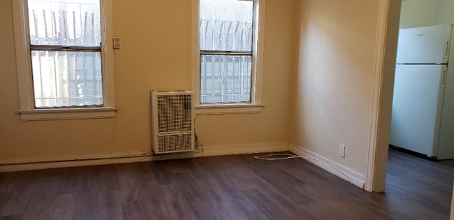 Photo - 1185 E Vernon Ave