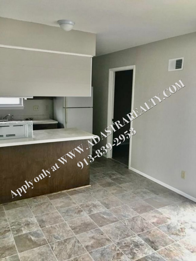 Photo - Nice 3 Bed 2 Bath Duplex in Leavenworth-Av...