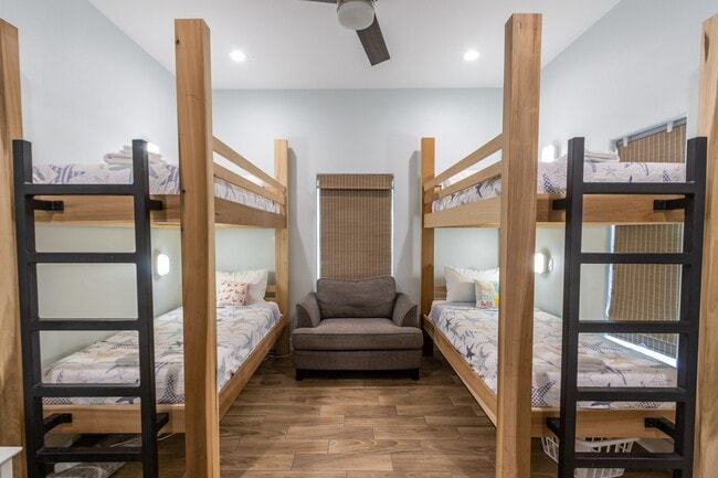 Building Photo - 16511 John Davis Rd