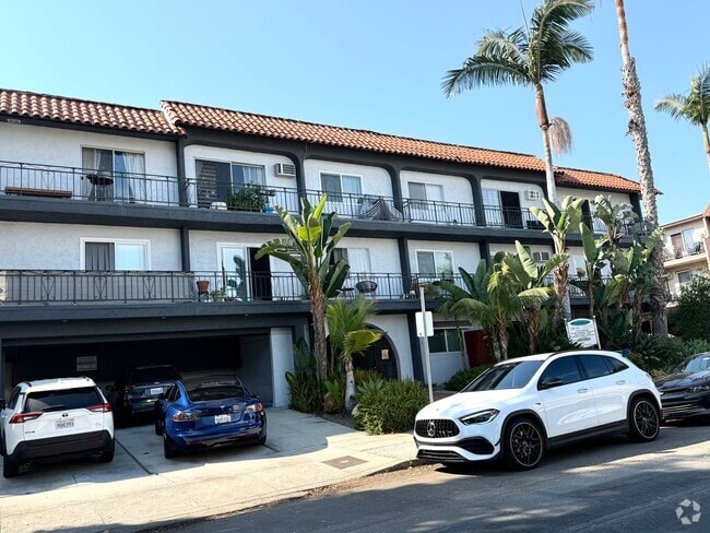 Building Photo - 10779 Woodbine St Unit 202 Rental