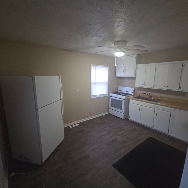 Photo - 7502 Valley Rd